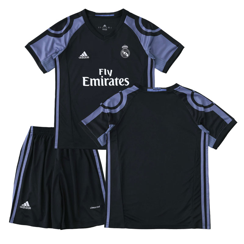 Dětský fotbalový komplet Real Madrid retro 2016/17 alternativní dres