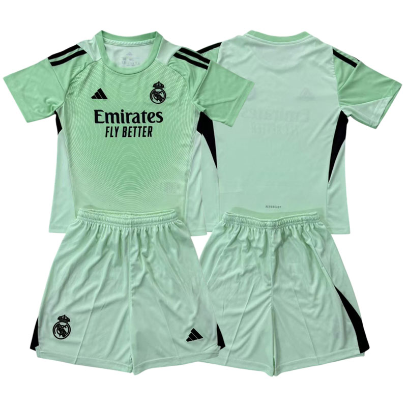 Real Madrid dětský brankářský dres 25/26 – zelený komplet s trenýrkami
