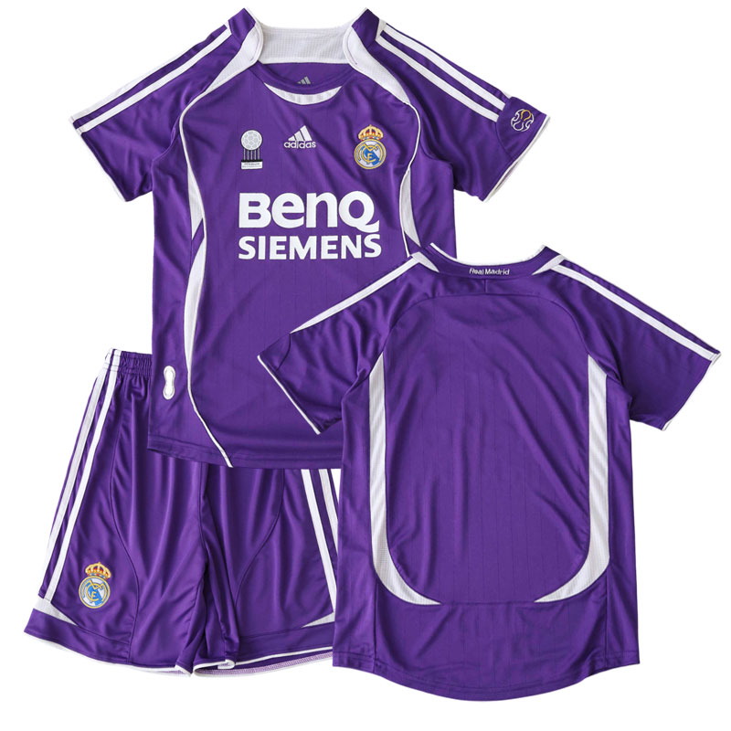 Real Madrid 2006/07 třetí dětský fotbalový dres fialový set (dres + šortky)