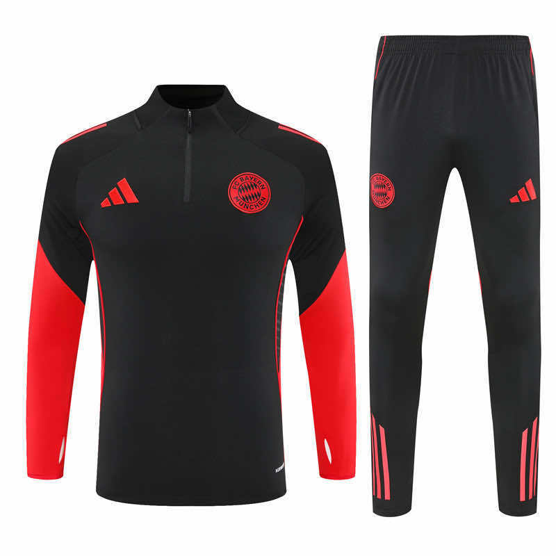 Bayern Mnichov 25/26 tréninková souprava - černo-červený half-zip top a kalhoty